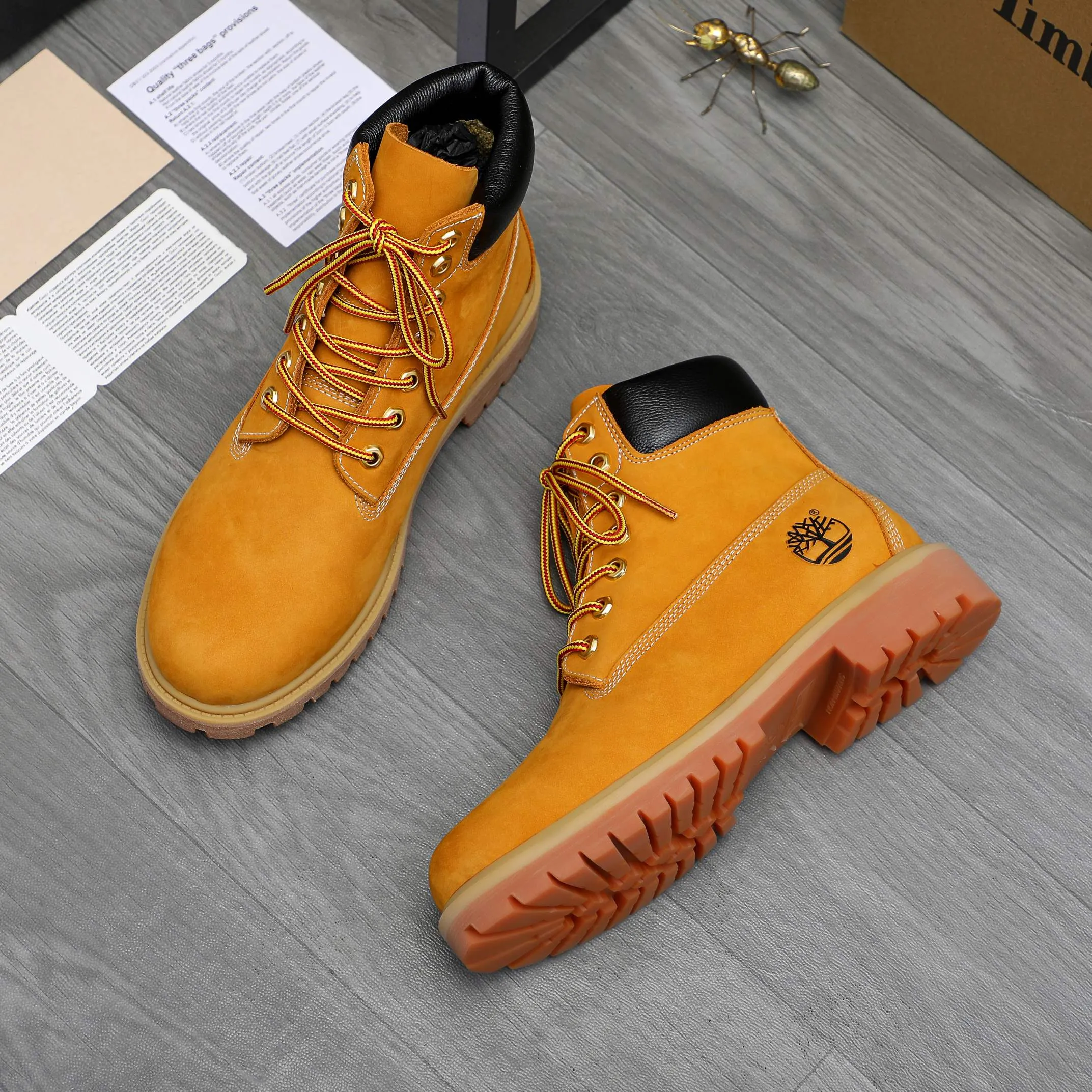 Men's shoes 💰p480 Product trademark: LV "Louis Vuitton" business lace-up high-top men's shoes Regular size: 38-44 Product material: Selected frosted cowhide upper, leather lining, original rubber outsole